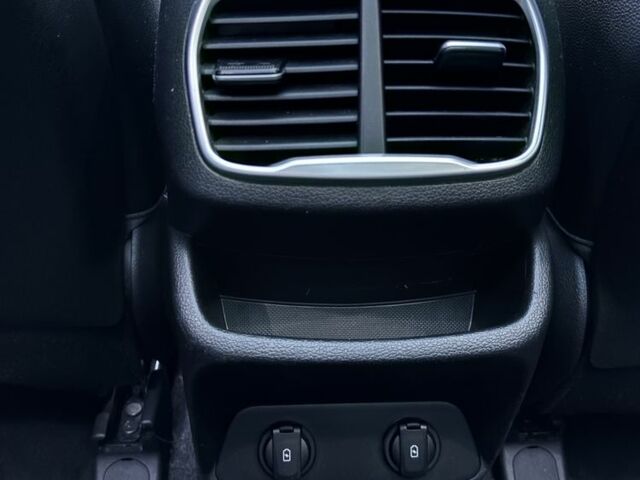 Белый Хендай Санта Фе, объемом двигателя 2 л и пробегом 35 тыс. км за 24500 $, фото 15 на Automoto.ua