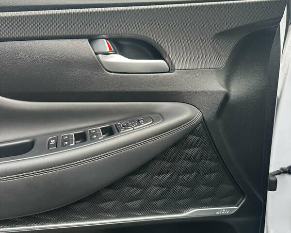 Белый Хендай Санта Фе, объемом двигателя 2 л и пробегом 36 тыс. км за 25500 $, фото 12 на Automoto.ua