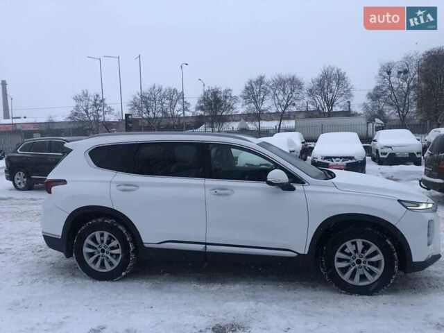 Белый Хендай Санта Фе, объемом двигателя 2.2 л и пробегом 242 тыс. км за 21700 $, фото 5 на Automoto.ua