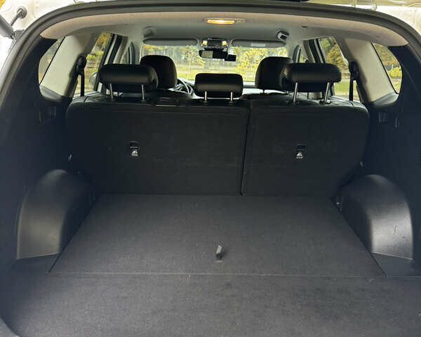 Білий Хендай Санта Фе, об'ємом двигуна 2.15 л та пробігом 147 тис. км за 29800 $, фото 54 на Automoto.ua