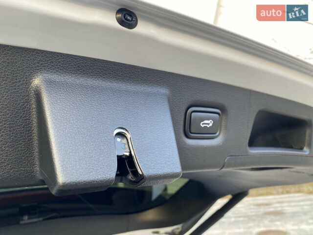 Белый Хендай Санта Фе, объемом двигателя 2.2 л и пробегом 123 тыс. км за 29700 $, фото 46 на Automoto.ua