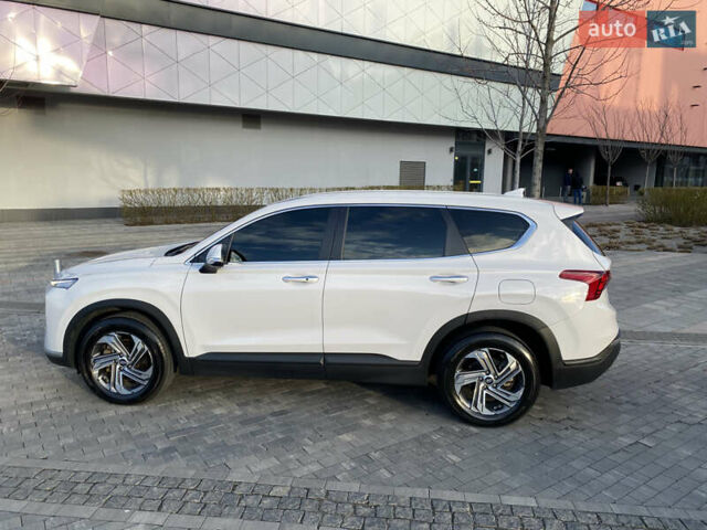 Белый Хендай Санта Фе, объемом двигателя 2.2 л и пробегом 123 тыс. км за 29700 $, фото 3 на Automoto.ua