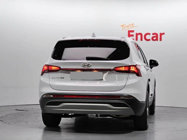 Белый Хендай Санта Фе, объемом двигателя 2.2 л и пробегом 122 тыс. км за 24500 $, фото 3 на Automoto.ua