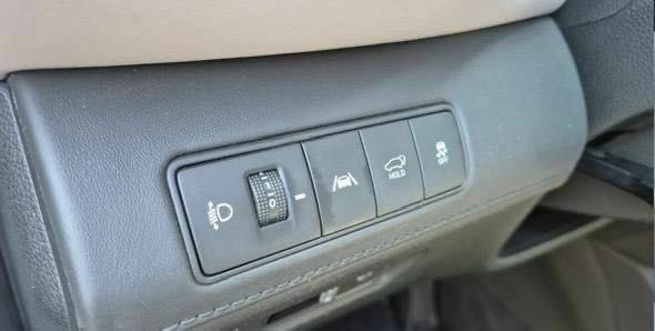 Белый Хендай Санта Фе, объемом двигателя 1.6 л и пробегом 40 тыс. км за 17000 $, фото 10 на Automoto.ua