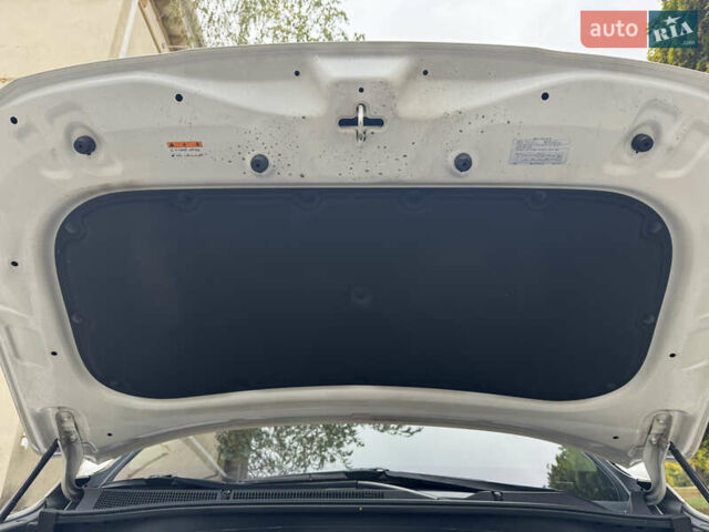 Білий Хендай Санта Фе, об'ємом двигуна 2.15 л та пробігом 147 тис. км за 29800 $, фото 63 на Automoto.ua