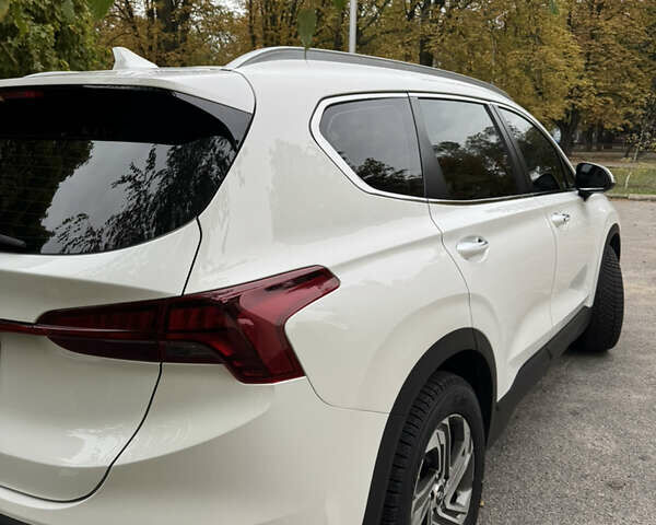 Білий Хендай Санта Фе, об'ємом двигуна 2.15 л та пробігом 147 тис. км за 29800 $, фото 24 на Automoto.ua