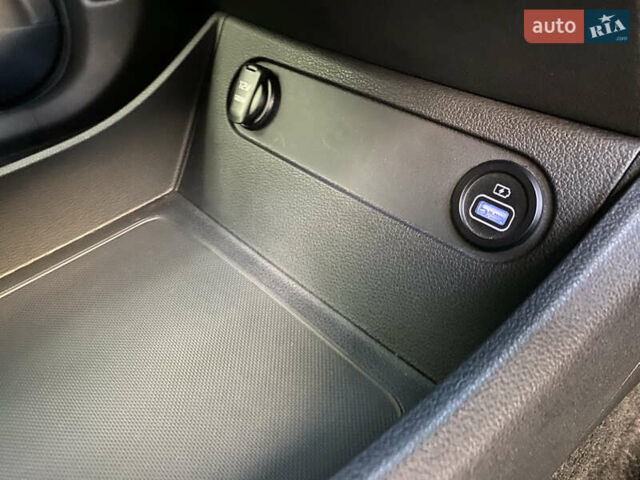 Белый Хендай Санта Фе, объемом двигателя 2.2 л и пробегом 123 тыс. км за 29700 $, фото 63 на Automoto.ua