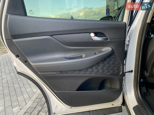 Белый Хендай Санта Фе, объемом двигателя 2.2 л и пробегом 123 тыс. км за 29700 $, фото 40 на Automoto.ua