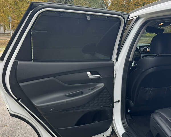 Білий Хендай Санта Фе, об'ємом двигуна 2.15 л та пробігом 147 тис. км за 29800 $, фото 40 на Automoto.ua