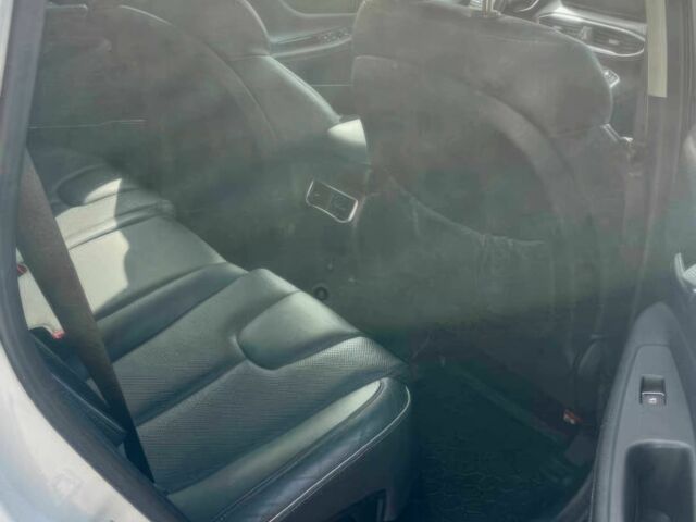 Белый Хендай Санта Фе, объемом двигателя 2.5 л и пробегом 19 тыс. км за 15000 $, фото 10 на Automoto.ua