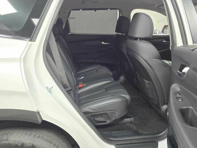 Белый Хендай Санта Фе, объемом двигателя 1.6 л и пробегом 24 тыс. км за 23000 $, фото 9 на Automoto.ua