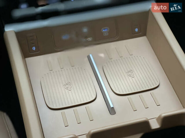 Белый Хендай Санта Фе, объемом двигателя 2.5 л и пробегом 29 тыс. км за 50000 $, фото 57 на Automoto.ua