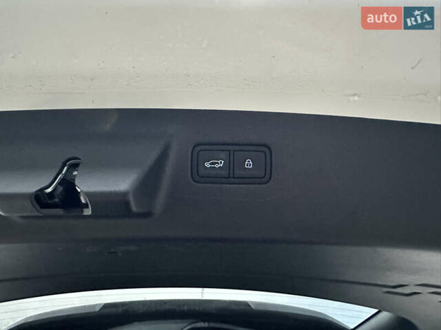 Белый Хендай Санта Фе, объемом двигателя 2.5 л и пробегом 4 тыс. км за 27900 $, фото 17 на Automoto.ua