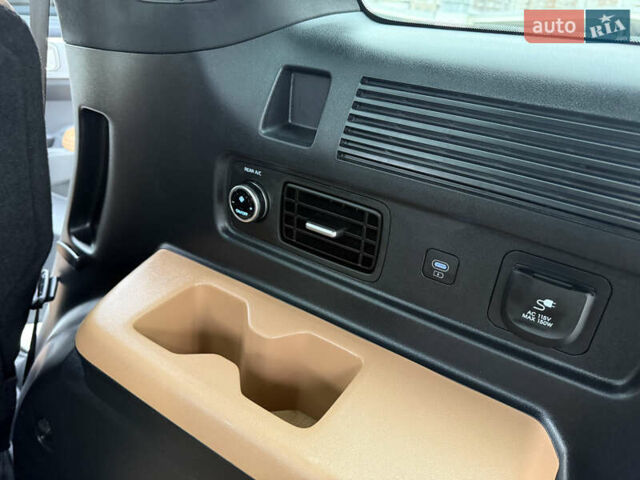 Белый Хендай Санта Фе, объемом двигателя 1.6 л и пробегом 18 тыс. км за 52222 $, фото 36 на Automoto.ua