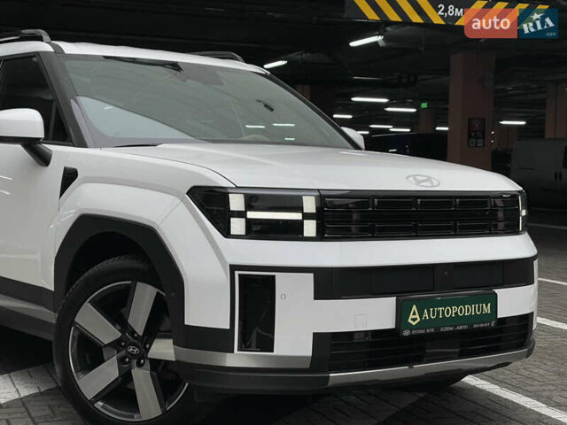 Белый Хендай Санта Фе, объемом двигателя 2.5 л и пробегом 29 тыс. км за 50000 $, фото 2 на Automoto.ua