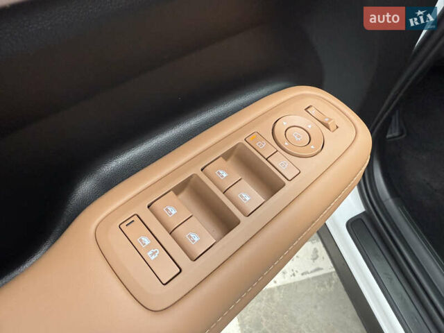 Белый Хендай Санта Фе, объемом двигателя 1.6 л и пробегом 18 тыс. км за 52222 $, фото 82 на Automoto.ua