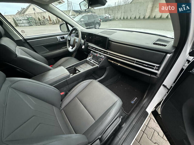 Белый Хендай Санта Фе, объемом двигателя 2.5 л и пробегом 4 тыс. км за 27900 $, фото 10 на Automoto.ua