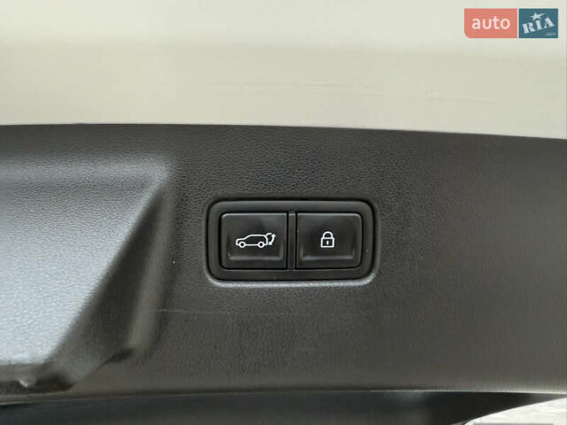 Белый Хендай Санта Фе, объемом двигателя 1.6 л и пробегом 18 тыс. км за 52222 $, фото 35 на Automoto.ua