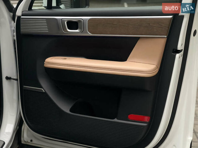 Белый Хендай Санта Фе, объемом двигателя 2.5 л и пробегом 29 тыс. км за 50000 $, фото 44 на Automoto.ua