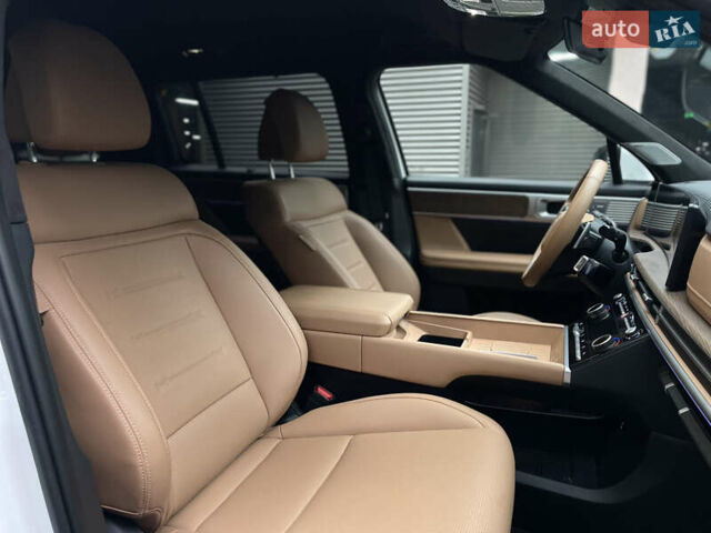 Белый Хендай Санта Фе, объемом двигателя 2.5 л и пробегом 29 тыс. км за 50000 $, фото 48 на Automoto.ua