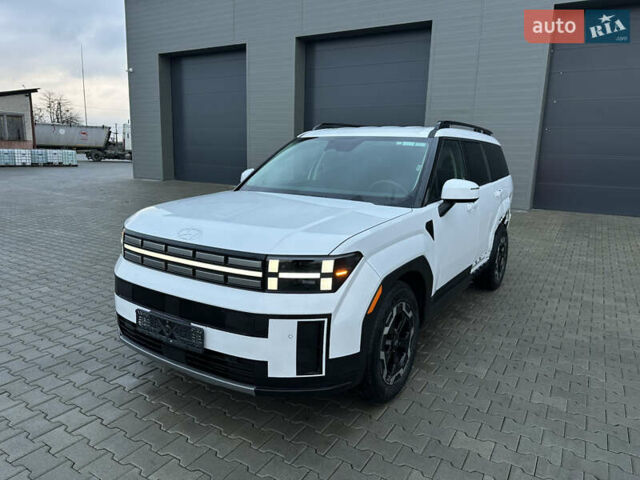 Белый Хендай Санта Фе, объемом двигателя 2.5 л и пробегом 4 тыс. км за 27900 $, фото 2 на Automoto.ua