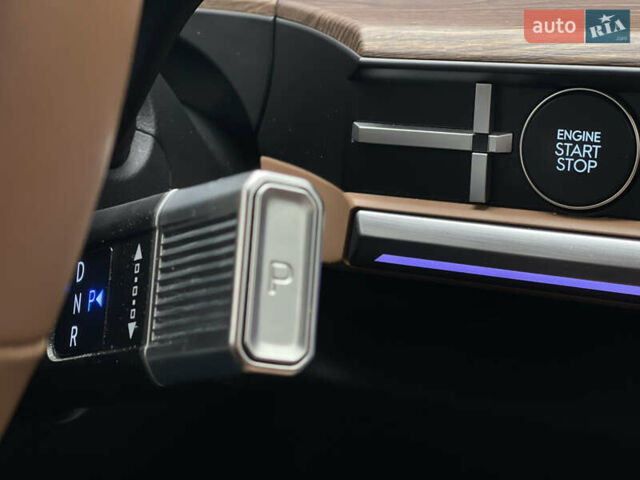 Белый Хендай Санта Фе, объемом двигателя 2.5 л и пробегом 29 тыс. км за 50000 $, фото 64 на Automoto.ua