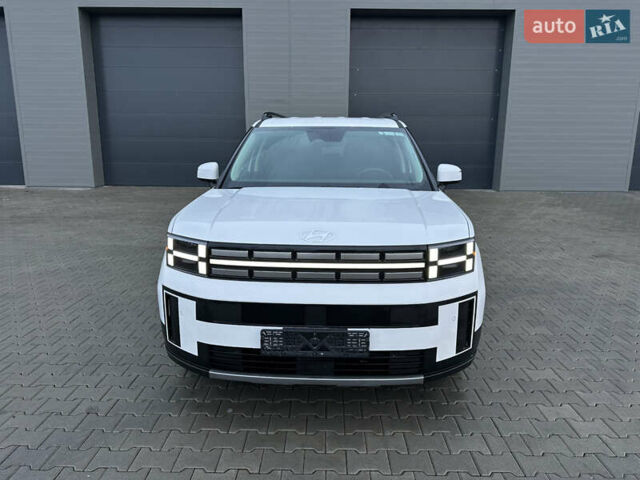 Белый Хендай Санта Фе, объемом двигателя 2.5 л и пробегом 4 тыс. км за 27900 $, фото 1 на Automoto.ua