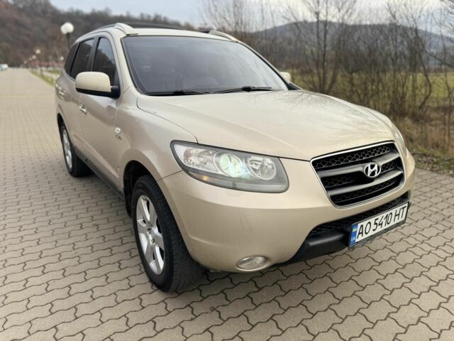 Бежевый Хендай Санта Фе, объемом двигателя 2.2 л и пробегом 176 тыс. км за 8800 $, фото 1 на Automoto.ua