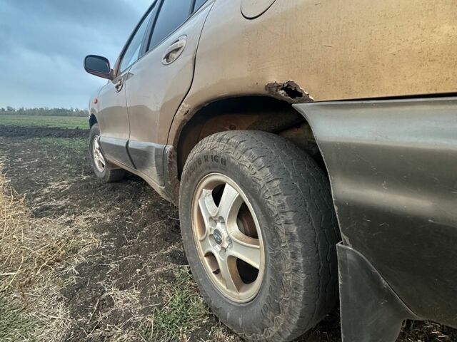 Бежевий Хендай Санта Фе, об'ємом двигуна 2 л та пробігом 385 тис. км за 4300 $, фото 12 на Automoto.ua