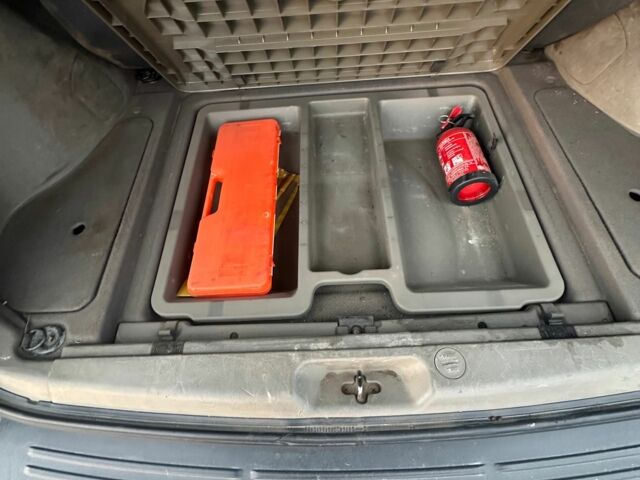 Бежевий Хендай Санта Фе, об'ємом двигуна 2 л та пробігом 385 тис. км за 4300 $, фото 9 на Automoto.ua