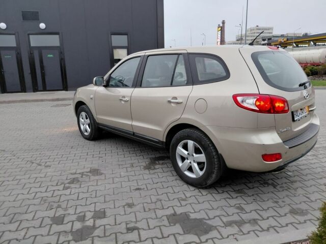 Бежевый Хендай Санта Фе, объемом двигателя 2.2 л и пробегом 204 тыс. км за 474 $, фото 5 на Automoto.ua