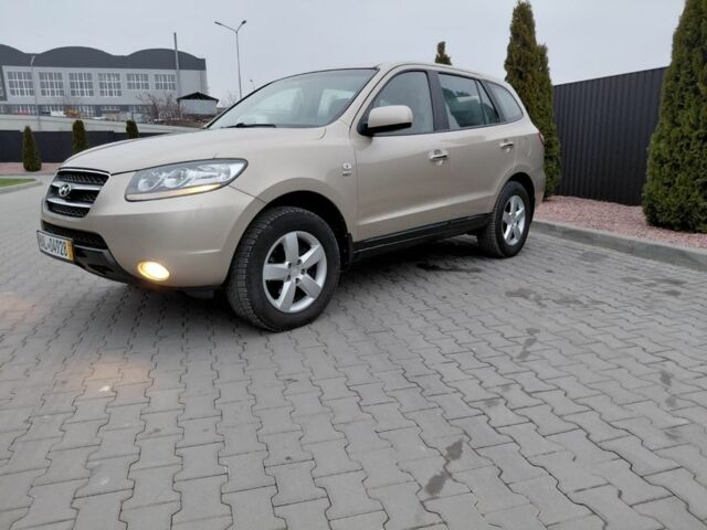 Бежевый Хендай Санта Фе, объемом двигателя 2.2 л и пробегом 204 тыс. км за 474 $, фото 3 на Automoto.ua