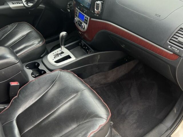 Бежевый Хендай Санта Фе, объемом двигателя 2.2 л и пробегом 300 тыс. км за 4500 $, фото 5 на Automoto.ua