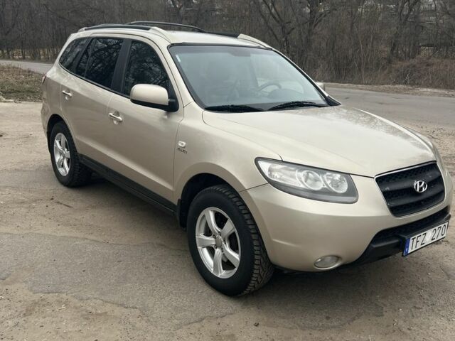 Бежевый Хендай Санта Фе, объемом двигателя 2.2 л и пробегом 300 тыс. км за 4500 $, фото 3 на Automoto.ua