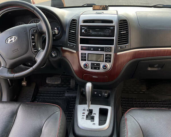 Бежевый Хендай Санта Фе, объемом двигателя 2.7 л и пробегом 215 тыс. км за 9000 $, фото 3 на Automoto.ua