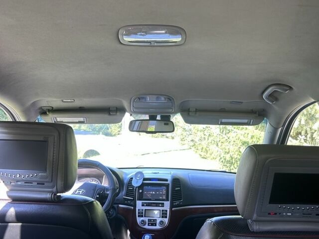 Бежевый Хендай Санта Фе, объемом двигателя 2.2 л и пробегом 240 тыс. км за 3088 $, фото 2 на Automoto.ua