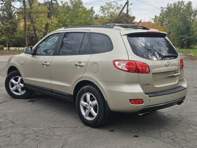 Бежевый Хендай Санта Фе, объемом двигателя 0 л и пробегом 260 тыс. км за 5650 $, фото 4 на Automoto.ua