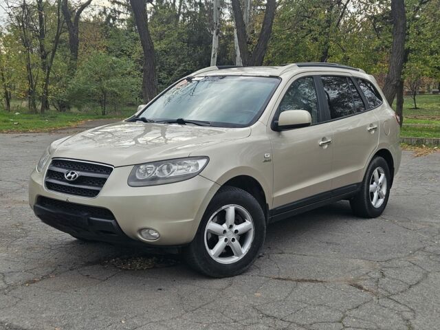 Бежевый Хендай Санта Фе, объемом двигателя 0 л и пробегом 260 тыс. км за 5650 $, фото 1 на Automoto.ua