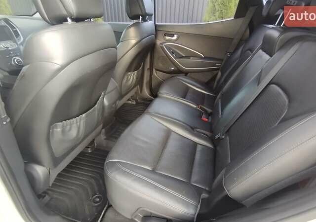 Бежевий Хендай Санта Фе, об'ємом двигуна 2 л та пробігом 175 тис. км за 17800 $, фото 30 на Automoto.ua