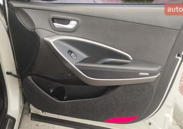 Бежевий Хендай Санта Фе, об'ємом двигуна 2 л та пробігом 175 тис. км за 17800 $, фото 26 на Automoto.ua