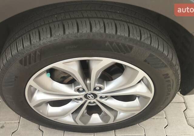 Бежевий Хендай Санта Фе, об'ємом двигуна 2 л та пробігом 175 тис. км за 17800 $, фото 54 на Automoto.ua