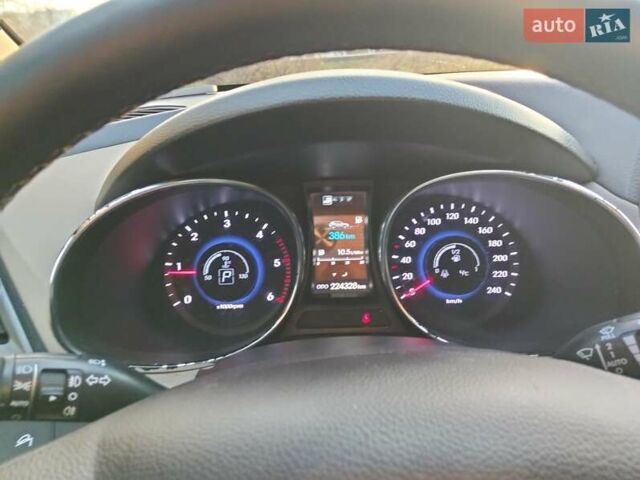 Бежевый Хендай Санта Фе, объемом двигателя 2.2 л и пробегом 224 тыс. км за 17500 $, фото 12 на Automoto.ua