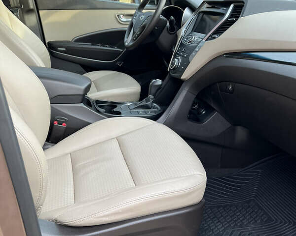 Бежевий Хендай Санта Фе, об'ємом двигуна 2.2 л та пробігом 207 тис. км за 18900 $, фото 12 на Automoto.ua