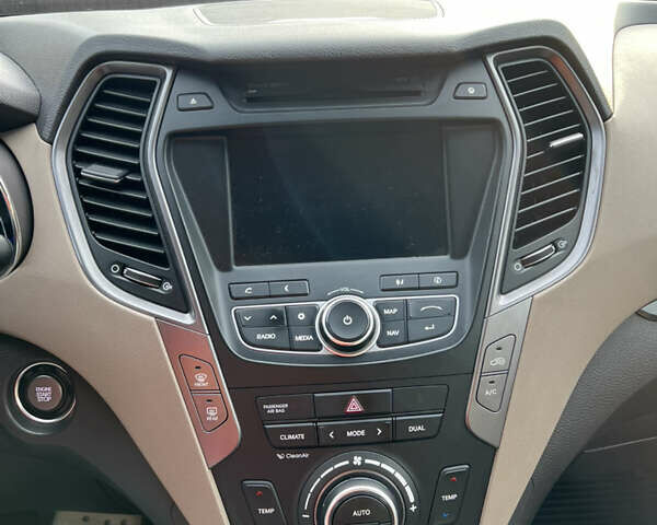 Бежевий Хендай Санта Фе, об'ємом двигуна 2.2 л та пробігом 207 тис. км за 18900 $, фото 4 на Automoto.ua