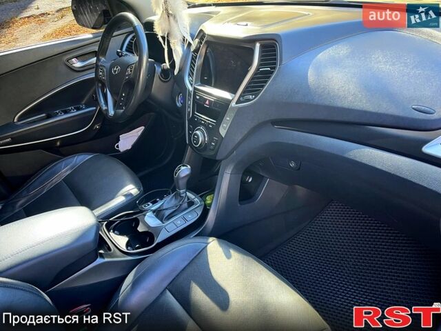 Бежевый Хендай Санта Фе, объемом двигателя 2.2 л и пробегом 100 тыс. км за 22000 $, фото 4 на Automoto.ua