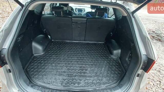 Бежевый Хендай Санта Фе, объемом двигателя 2.2 л и пробегом 203 тыс. км за 20500 $, фото 14 на Automoto.ua