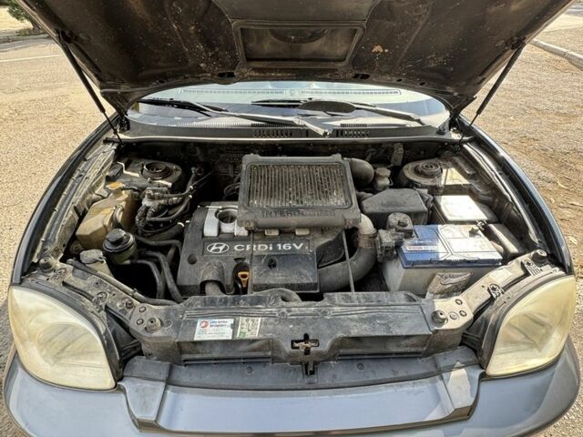 Черный Хендай Санта Фе, объемом двигателя 2 л и пробегом 257 тыс. км за 3700 $, фото 6 на Automoto.ua