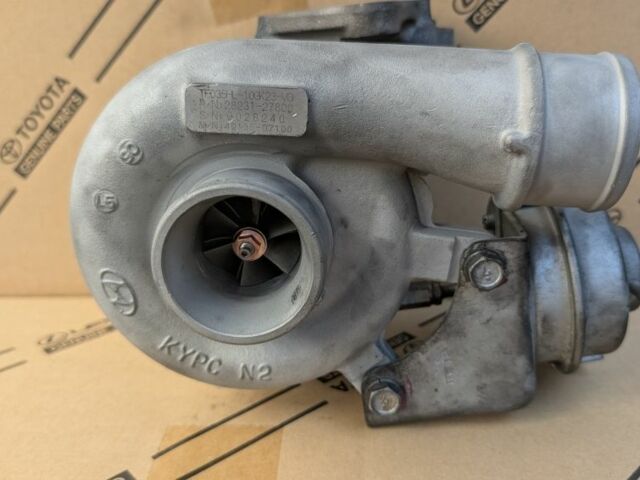 Черный Хендай Санта Фе, объемом двигателя 2.2 л и пробегом 270 тыс. км за 7700 $, фото 5 на Automoto.ua