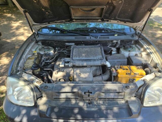 Черный Хендай Санта Фе, объемом двигателя 2 л и пробегом 305 тыс. км за 3098 $, фото 20 на Automoto.ua