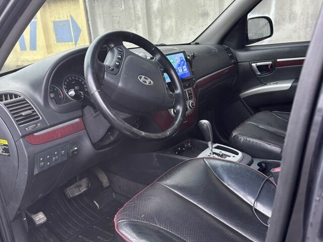 Черный Хендай Санта Фе, объемом двигателя 2.7 л и пробегом 213 тыс. км за 8200 $, фото 3 на Automoto.ua